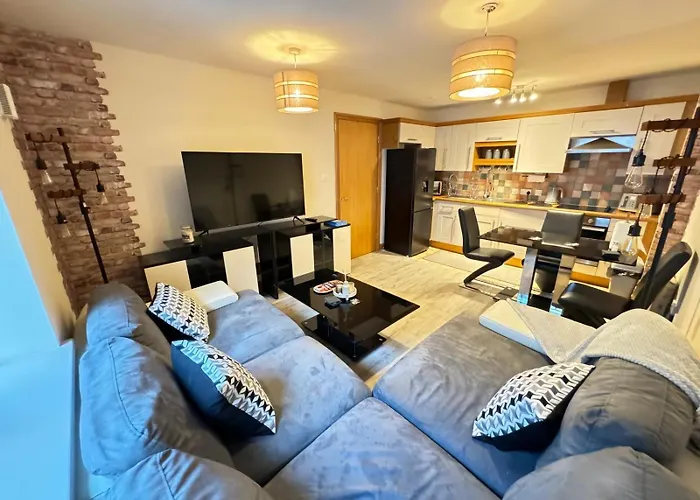 Spacious 2-Bed Flat Next To Piccadilly Station, Mcr